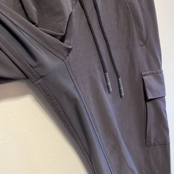 EXCELLENT CONDITION WOMEN’S SIZE 4 ATHLETA SUTTON CARGO JOGGERS - Picture 4 of 9